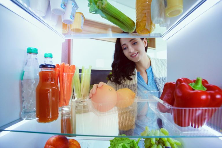 Compactas e Eficientes: As Melhores Geladeiras de 150 a 200 Litros para Quem Cozinha e Mora Sozinho